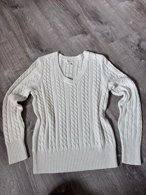 Style & Co. Ivory Cable-Knit V-Neck Sweater — Women